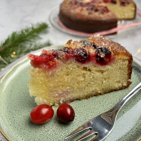 Cranberry cake met sinaasappelglazuur